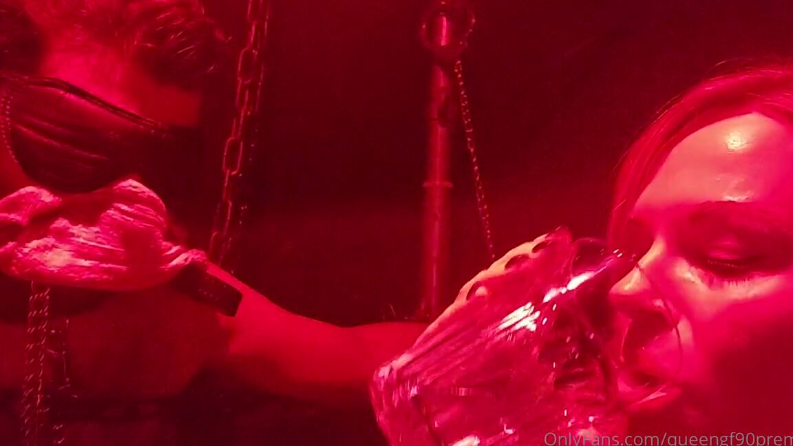 The Foot Queen Of England Aka Queengf90Premium Onlyfans I Need More Dungeon Bookings