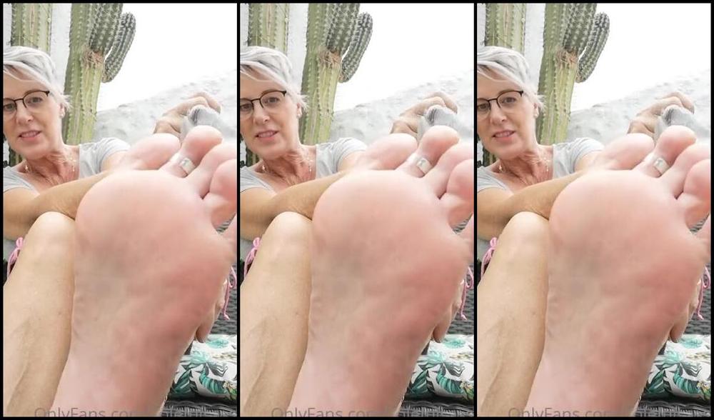 Solefulsassy Onlyfans Sweaty Dirty Sock Removal After Long Walk With The Dogs Be A Good Boy And Clean Them Up For Me