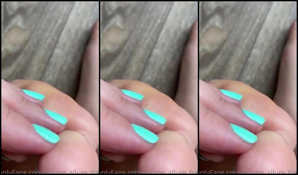 Cassidy Heat Feet Nicknamed Cassidyheatfeet Onlyfans I Ve Been Getting Requests For More Closeups Of My Feet So Here Ne