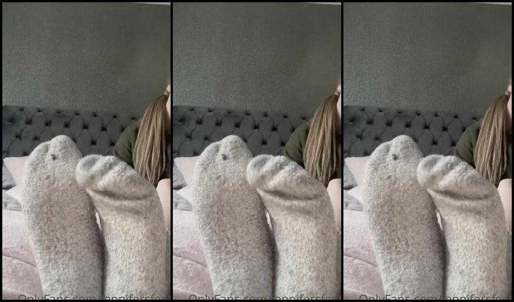 Jennifers Feet Nicknamed Jennifersfeetx 05 13 2022 Onlyfans Video Stinky Fluffy Sock Removal