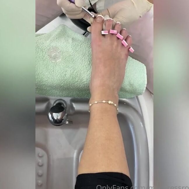 Gingeralesfeet Aka Misstressroux Onlyfans I Ve Filmed My Pedicure Treatment And This Is What It Looks Like
