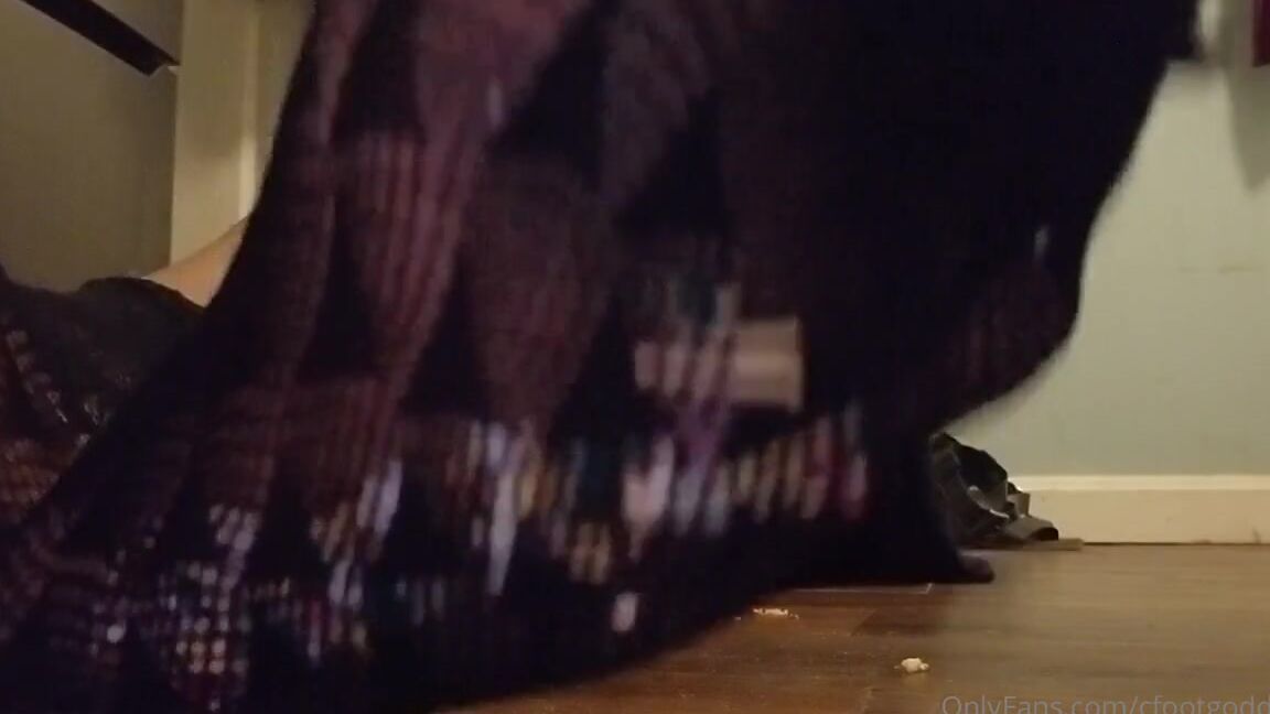 Chocolate Foot Goddess Nicknamed Cfootgoddessx Foot Fetish 07 26 2022 Onlyfans Video Stuffed In My Socks Forever Tinies