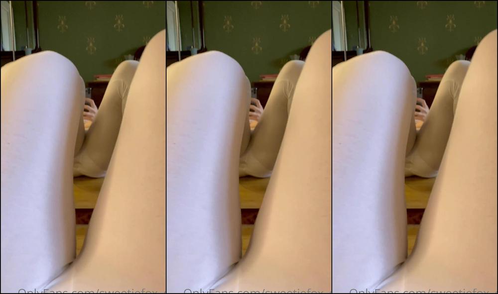 Sweetiefox Of Me And Mirror I M So Horny In This Sexy Outfit