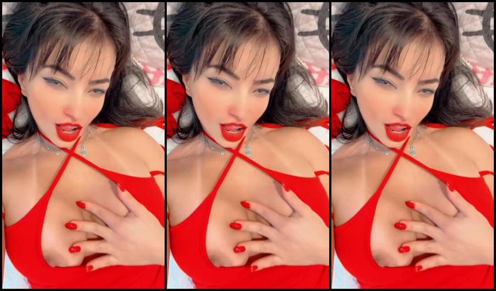 Emanuelly Raquel Nicknamed Emanuellyraquel Onlyfans Teasing For Sunday Provocando No Domingo