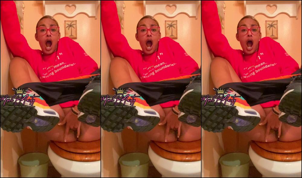 Missbnasty Spending The Day With Family But Of Course I Snuck Off