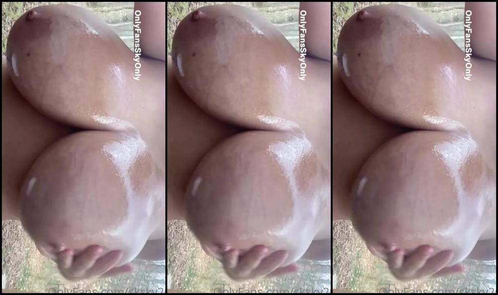 Sksky20 2004535569 01 08 2021 Oiled Up If You Like This You Ll Like The Videos Too