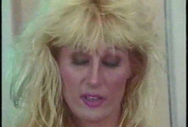 Crystal Gold Masturbate