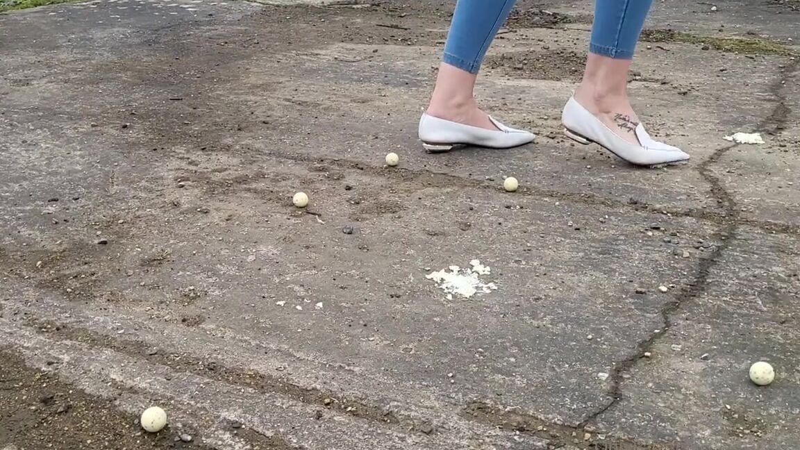 Kats Worn Heels Nicknamed Katswornheels Onlyfans Crushing Chocolate In My Very Expensive Nicholas Kirkwood Flats