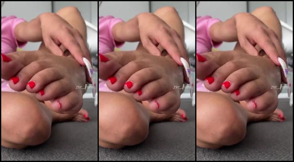 Goddess Sara Nicknamed Sxc Sara Onlyfans Hypnotising You With My Booty N Feet