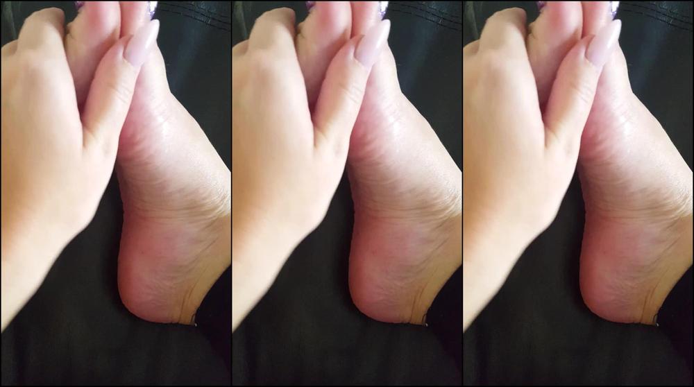 Cherrybmodeluk 3583997 09 15 2017 Footfetish Vid Footworship Soles Arches Toespread Toes Rub Worship