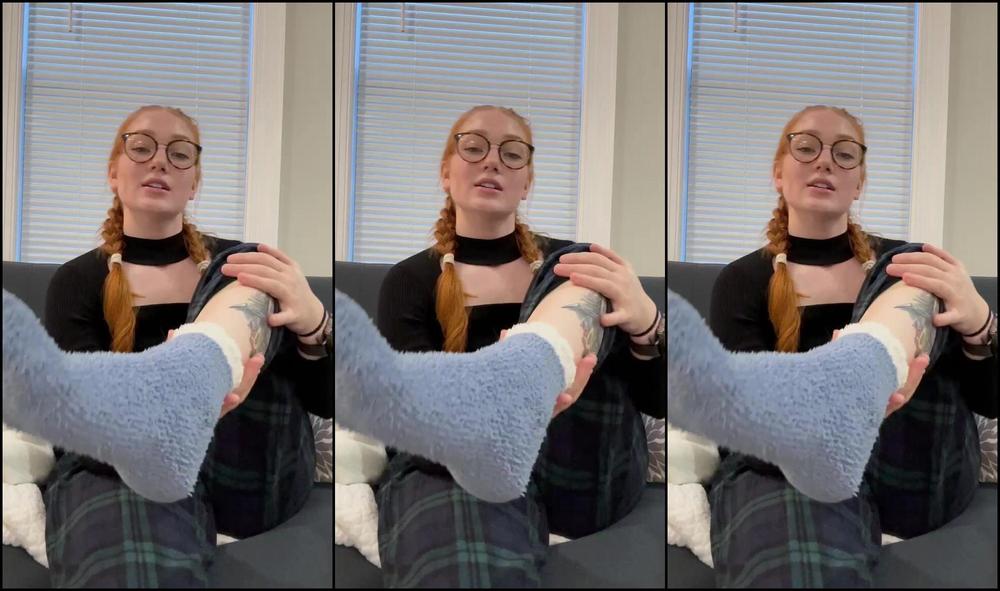 Meltymochi 3220588238 02 28 2024 Would You Mind Playing With My Feet