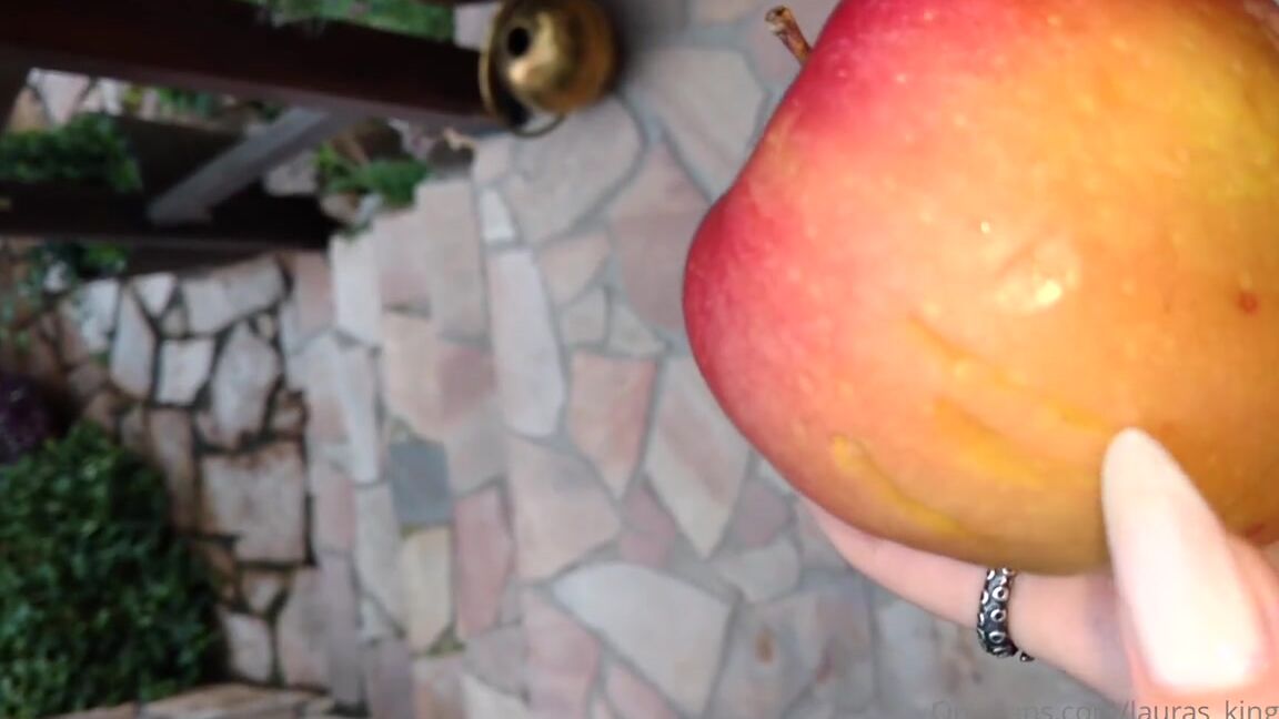 Lalalaura Nicknamed Lauras Kingdom 07 02 2024 Onlyfans Video Claw Queens Apple Claw