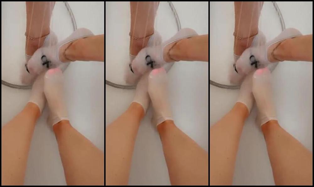 Indubiopronova Nicknamed Indubiopronova Onlyfans Which Wish More The View Of Our Bare Foots And Feet In The Tub T