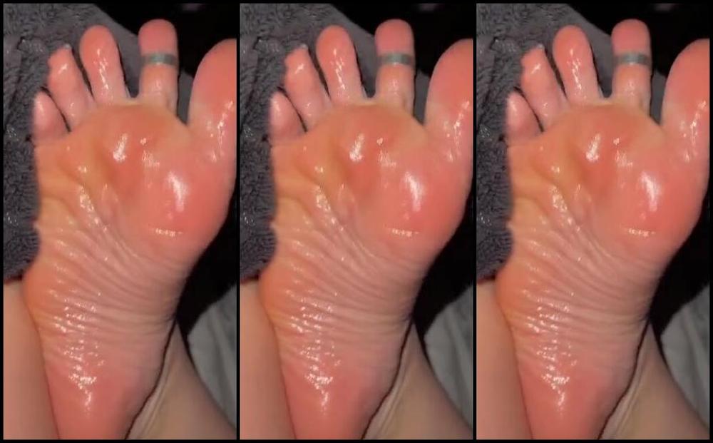 Waifu Jess Nicknamed Waifufeetmilkog Onlyfans 3Minutes Dream Of My Oiled Soles And Toes
