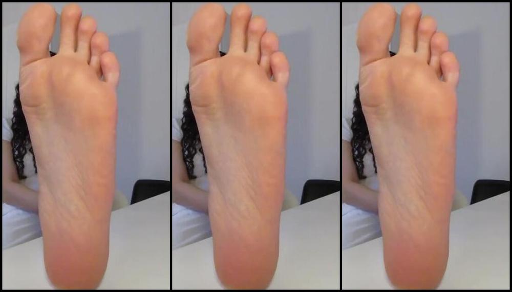 Neolasoles Nicknamed Neolasoles Onlyfans Sensation White At Home Lol I Wish I Played Some Old School Trance Music In This