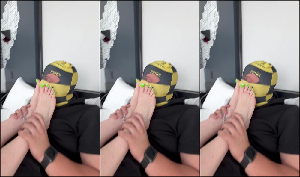 Goddessfendi 3467417792 09 03 2024 Would You Like To Worship These Sexy Soft Soles And Pretty Green Toes Jtfilmsxx