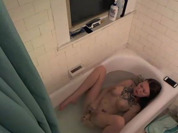 Rainbowhemlock Sneaky Bath Cam