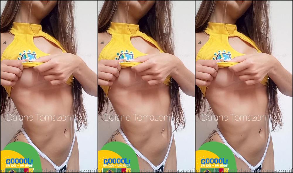 Daianetomazonifans 2705877662 12 04 2022 Est O Feliz Com Meus Nudes Com A Roupinha Do Brasil Are You Happy With My