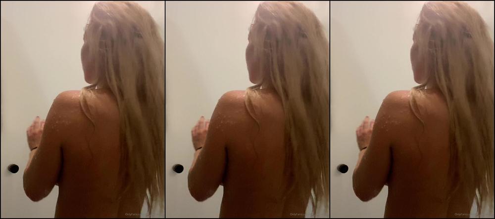 Amberjadevip At The Gym Showerr This Morning