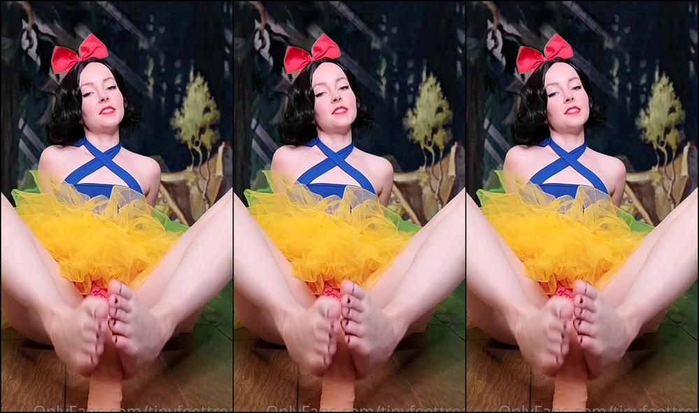 Tinyfeettreat Xxx Snow White S First Time