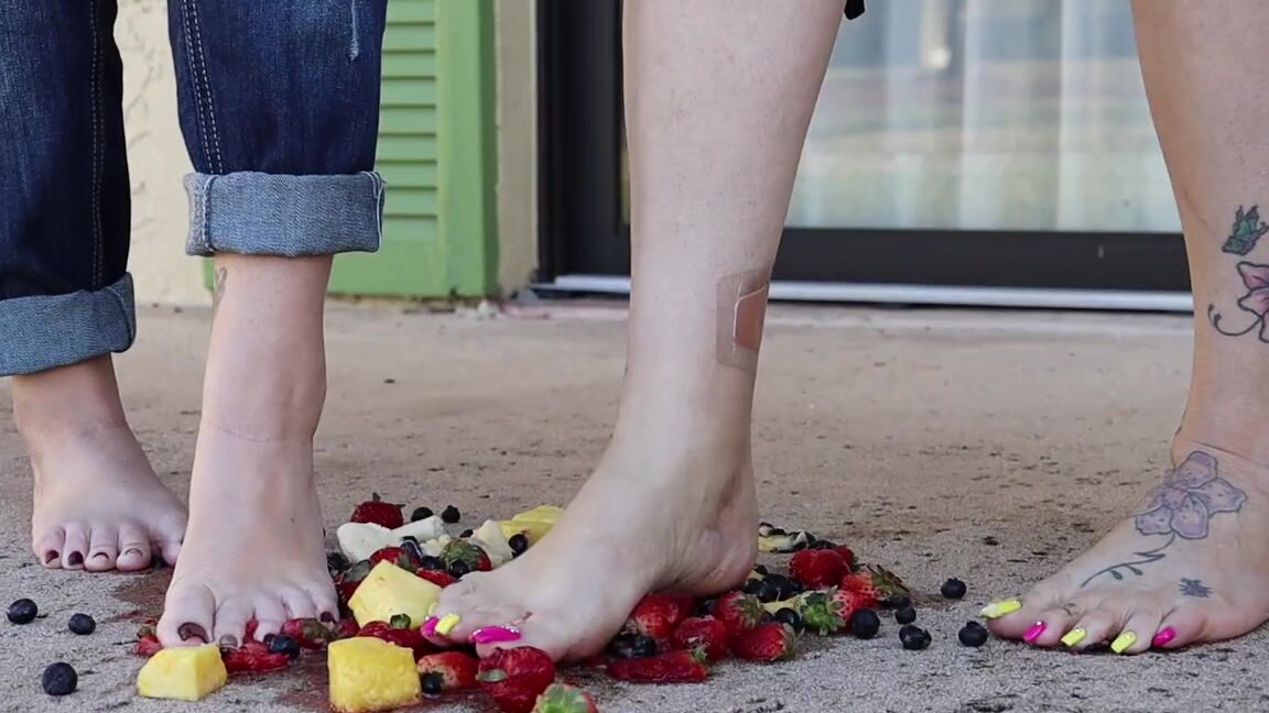 Goddess Rhonda Aka Sweetesthangsfeet Onlyfans Smashing Fruit With Myprettyfeet8 Lick Our Feet Clean We Know You Love