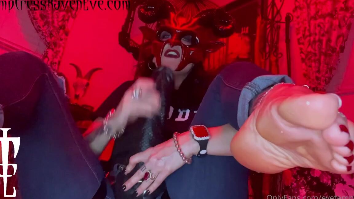 Temptress Raven Eve Aka Evetemptress Onlyfans Custom Demon Daddy Dick Is Here To Show You My Feet Count You Down And Ruin Your Orgasm So Many