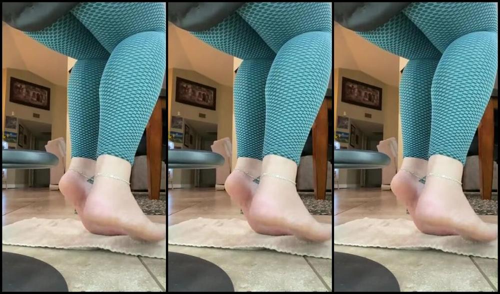 Mystikal Mami Nicknamed Mystikal Mami Onlyfans The 200 Y All Tip On This Post Is Going To My Next Pair Of Yeezy Slides Next Color Is Soot