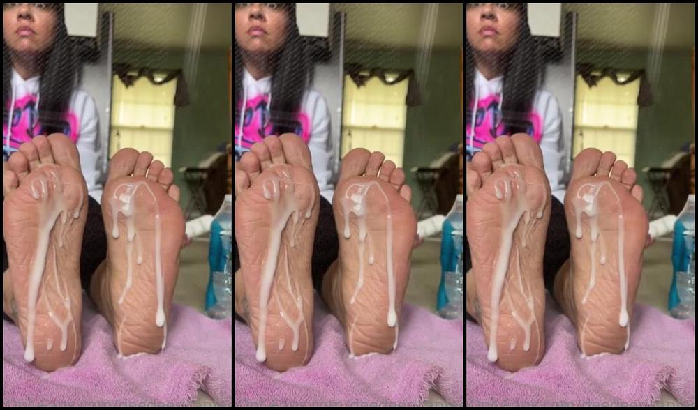 Deedeericanfeet Onlyfans As Requested Soles Wit Jizz Pressed On Glass
