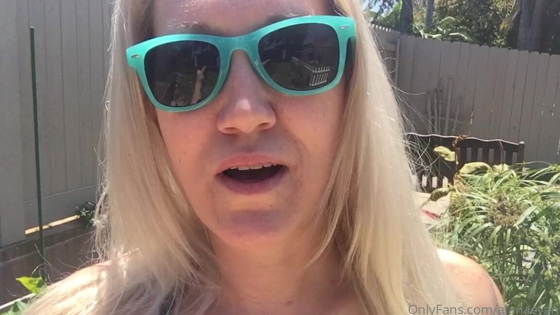 Alanaevansxxx 255321954 04 23 2020 A Stroll Through My Garden On This Amazing Day Finally A Bitch Gets Some Sun