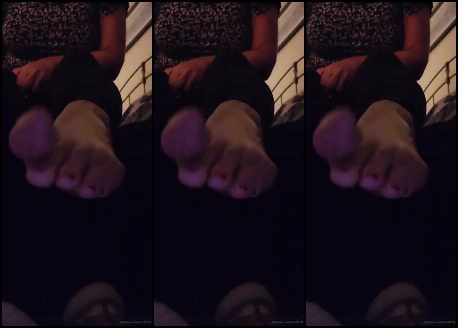 Miss B Nicknamed Missb52S Onlyfans 09 22 2022 Good Morning Time For Foot Worship As I Drink My Coffee