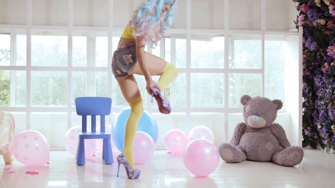 Russian Girls Fetish Pikachu And Balloons