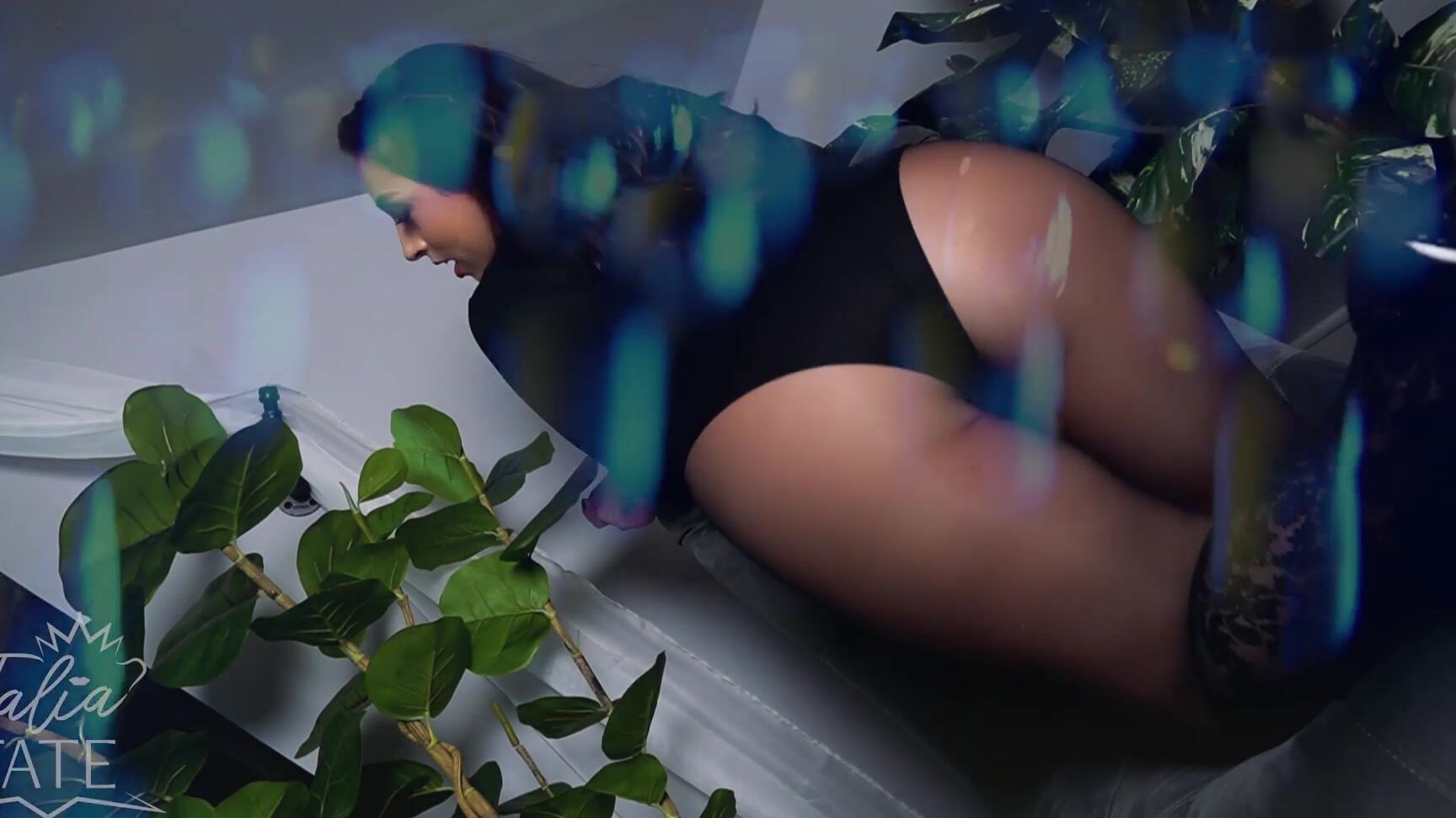 Talia Tate Wet Yourself