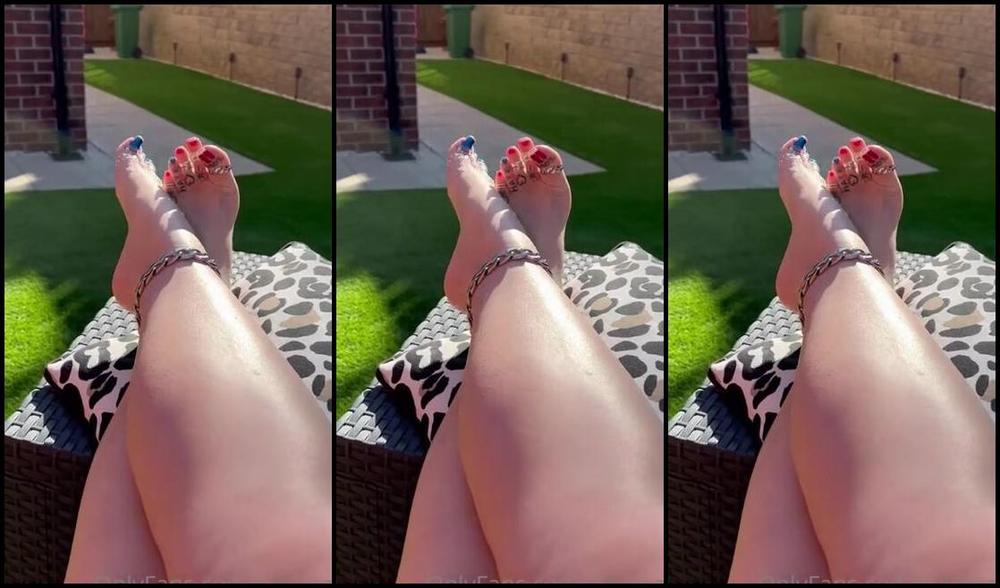 Killersexyfeets Nicknamed Killerkell Onlyfans Sitting In The Garden I Just Can T Help But Tease You With My Pretty Feet