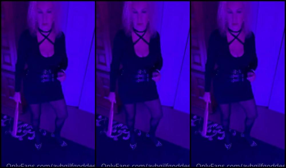 Avb Gilfgoddess Vip Nicknamed Avbgilfgoddess 09 22 2022 Onlyfans Video Hello Hotties Late Getting This To You