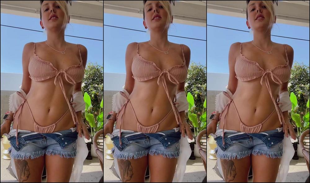 Darshellestevens 2151216252 07 01 2021 It S So Hot And I M About To Get Frisky In The Backyard I Could Really Use