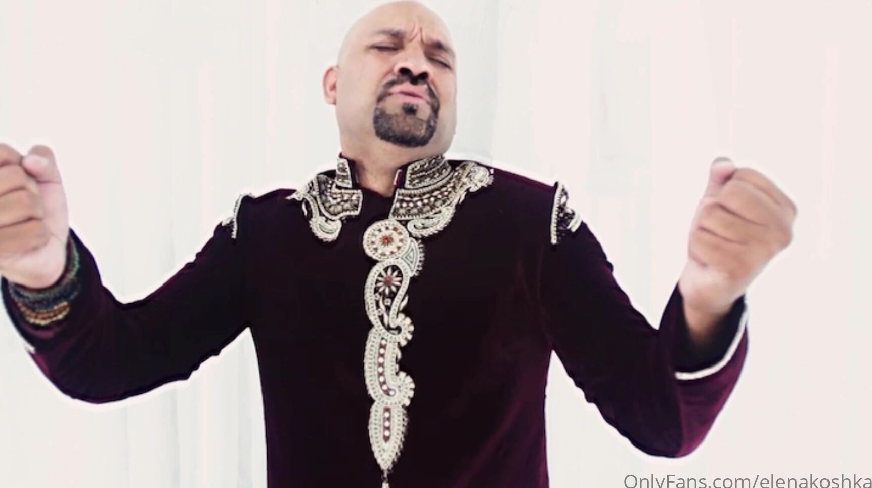 elenakoshkaxoxo-21-06-2021-2141529069-sorry-guys-lol-i-just-love-doing-these