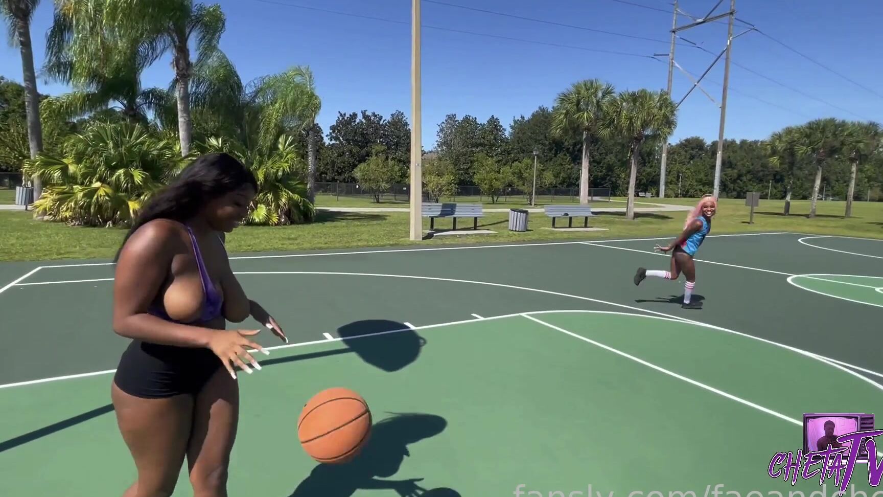 yesimcheta 15 11 2021 316669452420653056 fun day at the park w sugaabaddie lots of twerking flashing and fun in public ebony Fansly