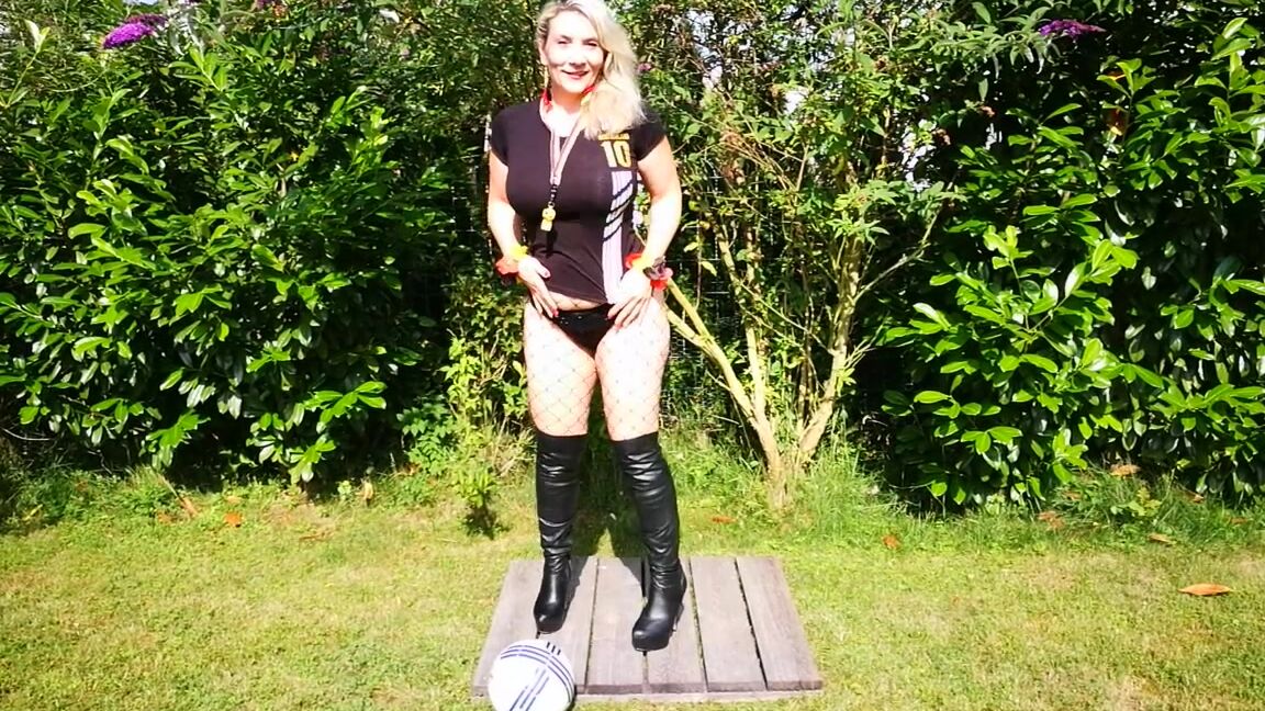 Outdoors,Public Flashing,Boots,Big Boobs,Big Butts sandybigboobs hot and sexy soccer sandy ManyVids