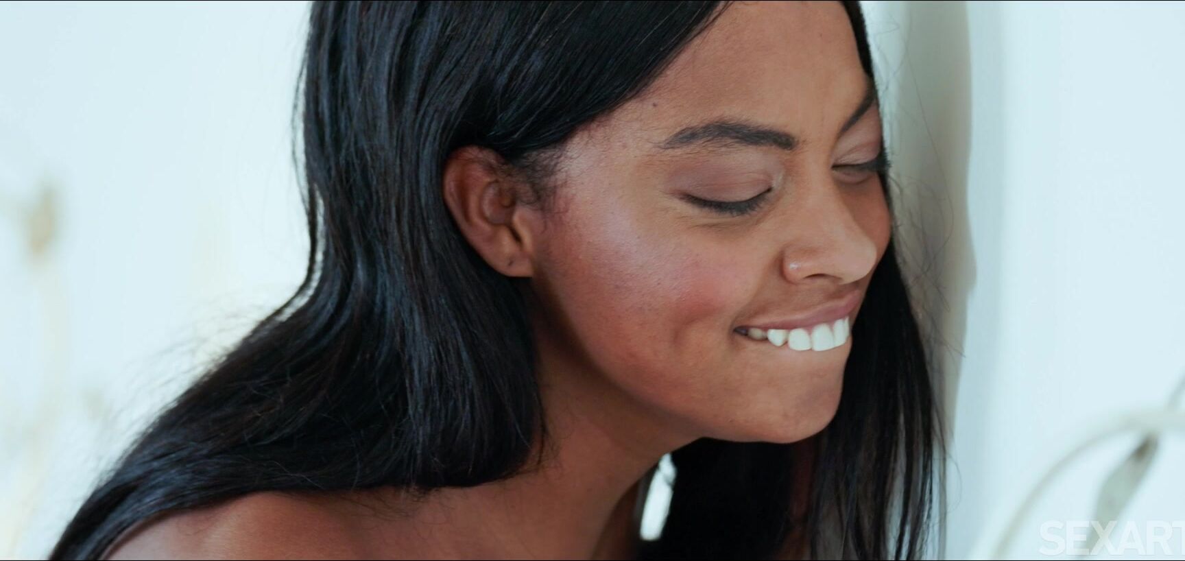 "Sakura Hell & Sofi Vega" Facesitting, Natural Tits, GirlGirl, Lesbian, Masturbation, Kissing, Interracial, Pussy licking, Fingering Sakura Hell & Sofi Vega - Velvet Seduction SiteRip