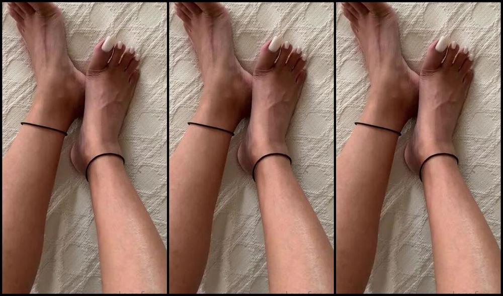 Puja Nicknamed Caramelprofessor Onlyfans You D Think Being In Socks Amp Trainers All Day Would Leave My Feet In A Better