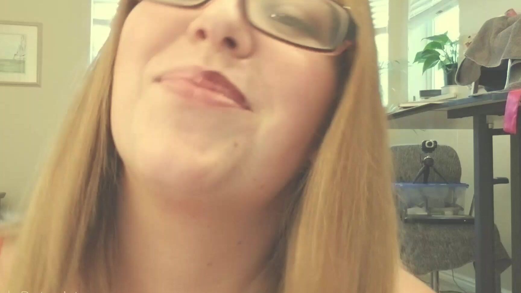 Lushbotanist Watch What I Do With My Lips