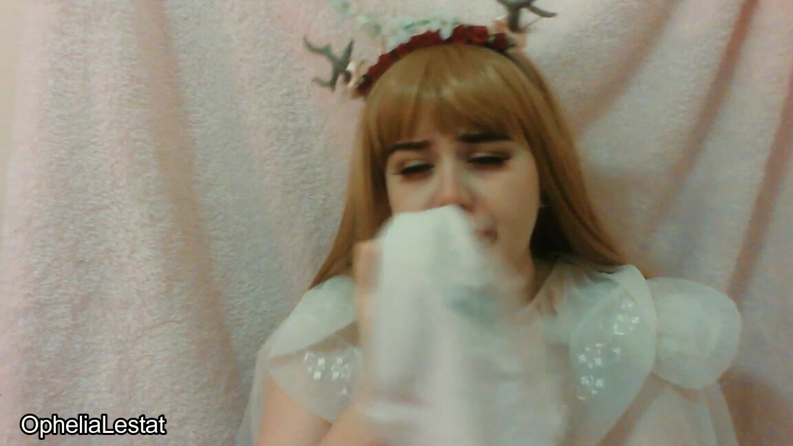 Ophelialestat Little Nymph Sneezing