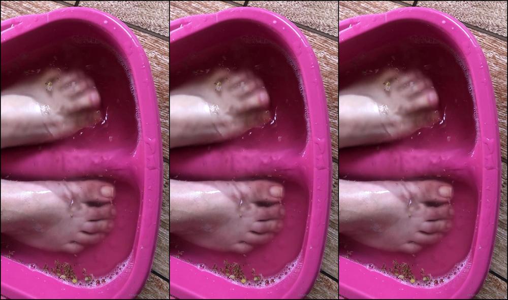 Goddesslohan 703847741 08 14 2020 Pes Escaldados Relaxing