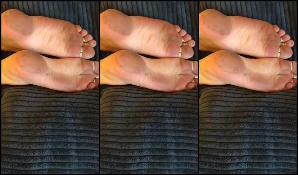 Frejas Submissive Feet Nicknamed Frejassubmissivefeet Onlyfans My Soles Got Filthy And Im Getting Punished 70 Strokes With A Wooden Stick