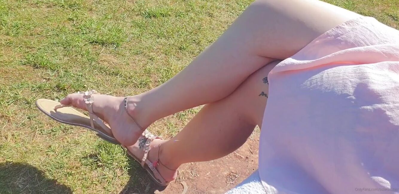 Greatbritishfeet Aka Solecatcher Onlyfans A Foot Goddess On A Public Bench Dangling Her Sandals And Teasing With Her Soft Wrinkled2
