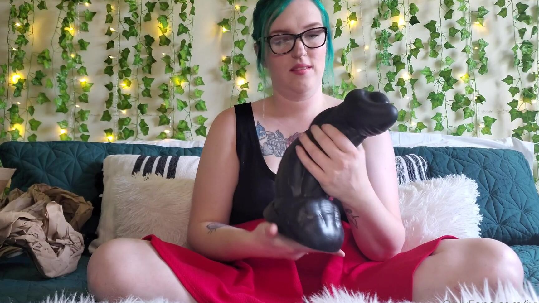 Ivy Nox Its Time For My Unboxing Review Of My Bad Dragon Large Stan Hope You Enjoy And Don T Fo