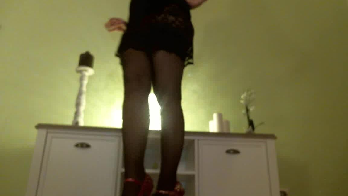 MoneyPrincessIsabella - From PayPig to Blackmail victim - my nasty trick Clips4Sale