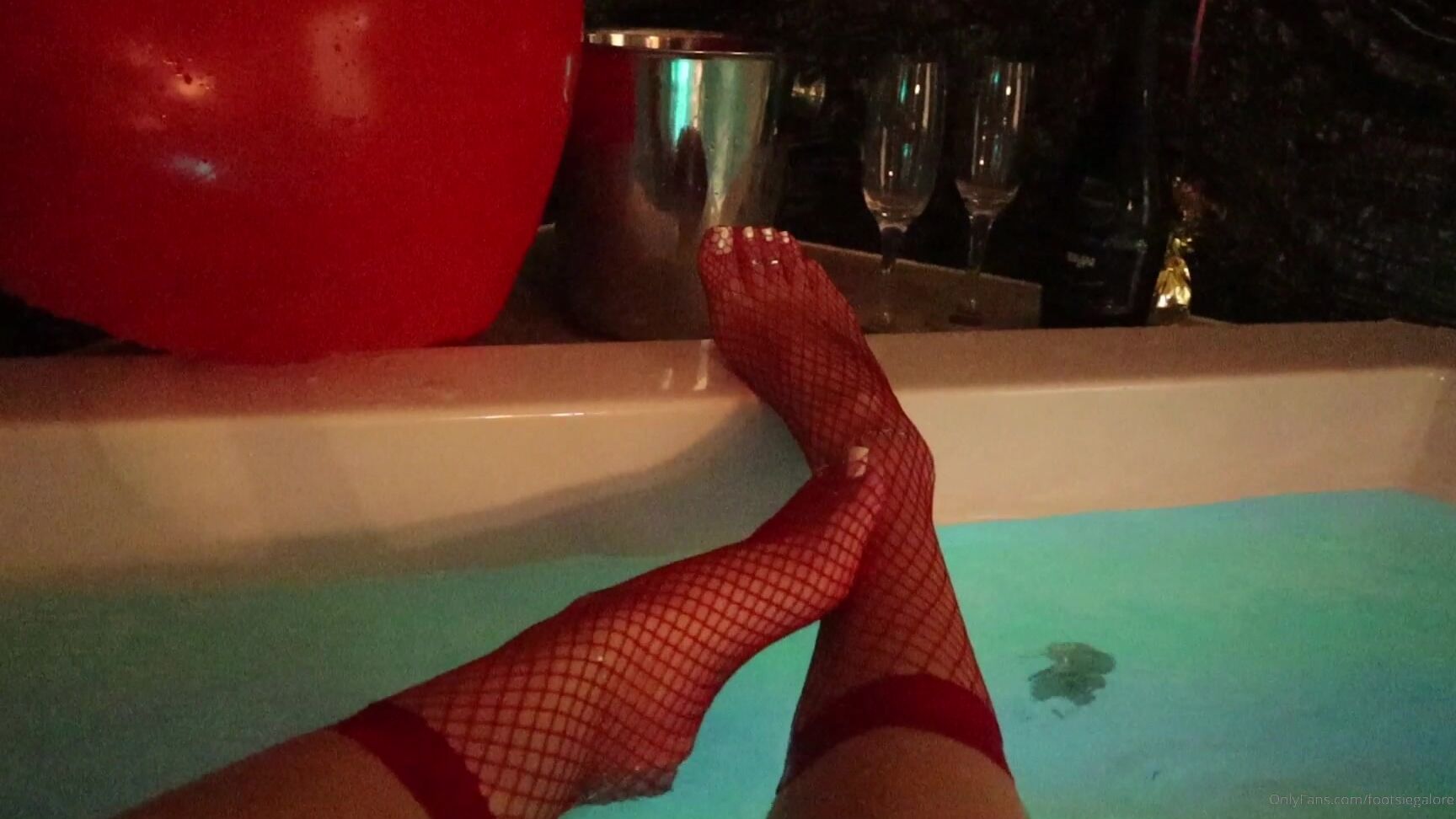 Footsiegalore Dripping Wet Fishnet Tease