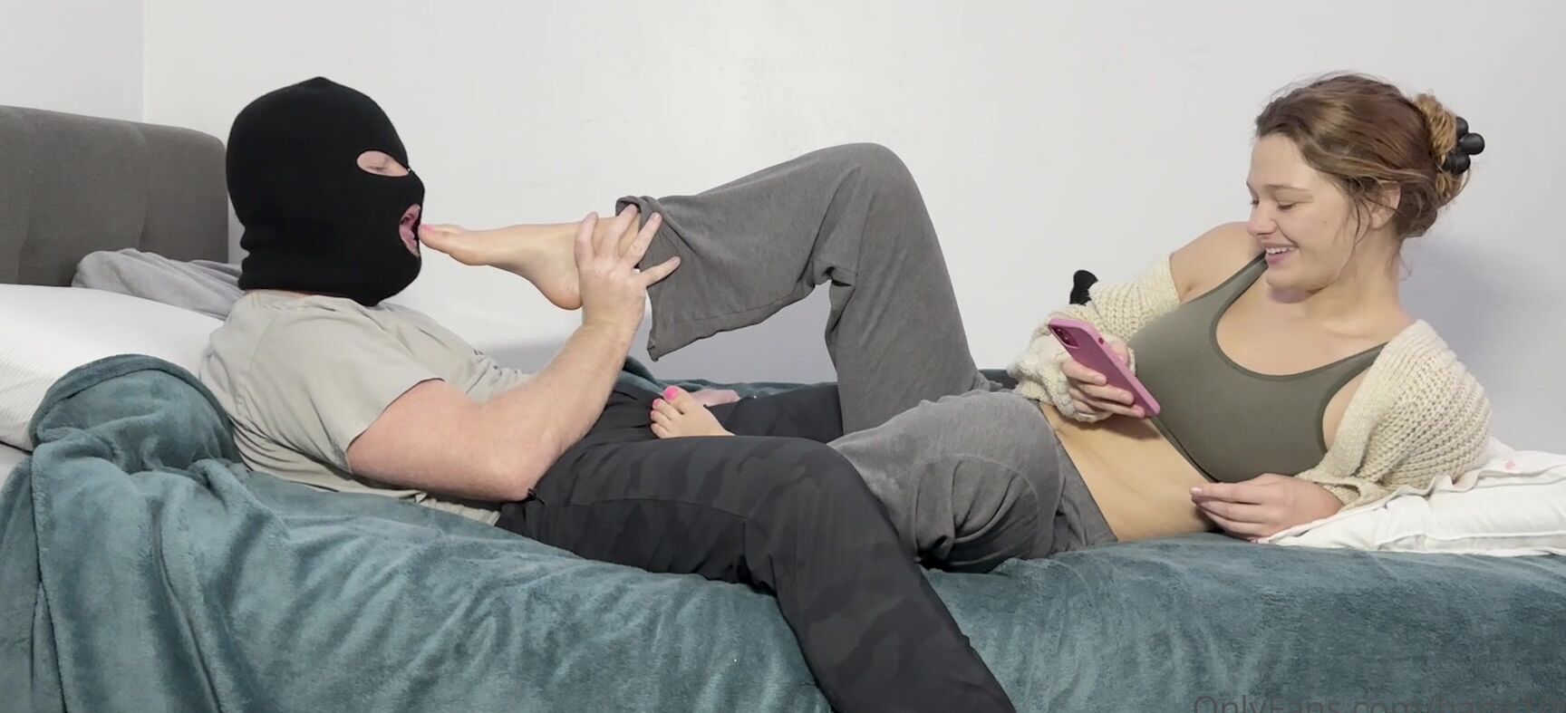 Hang Toess I Think You Guys Are Going To Love This New Angle He Worships My Feet While I Play Ga