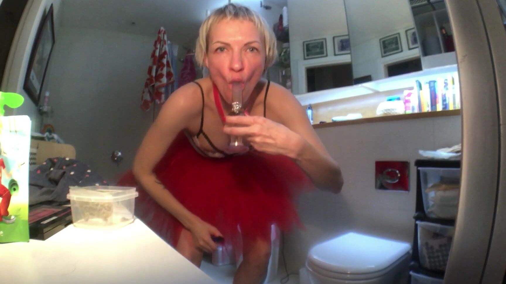 Mashamarkova I Smoke Here And Also Wee Dance Its Actually A St